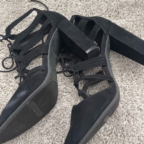 ⚫️Black Wide Tie Up Christian Siriano Heels⚫️ - Picture 5 of 6